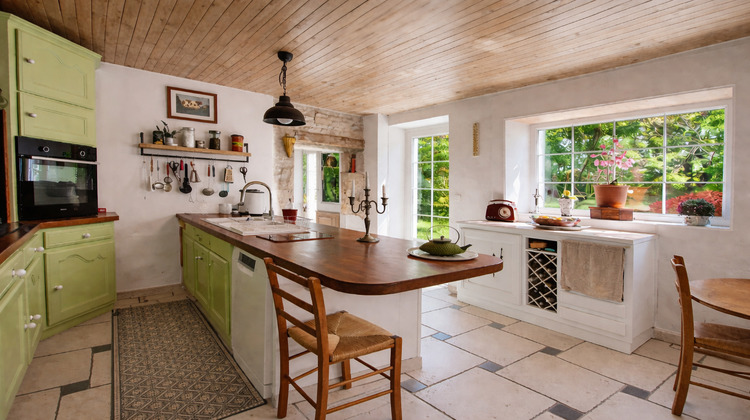 Ma-Cabane - Vente Maison SAINTE-SOULLE, 223 m²