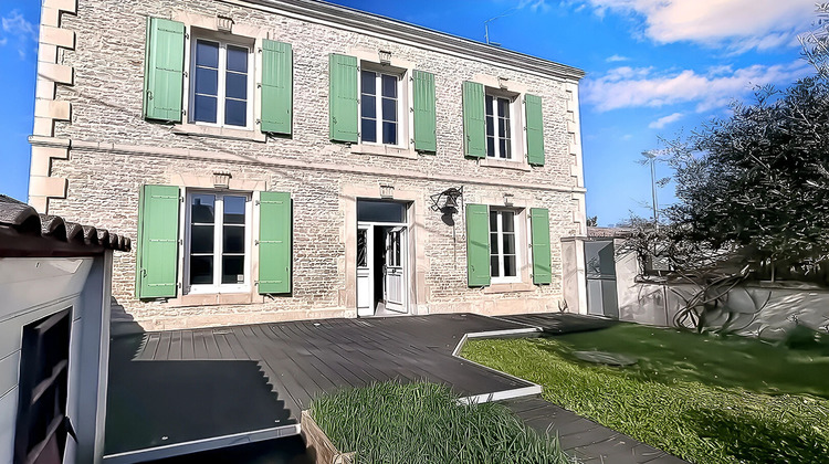 Ma-Cabane - Vente Maison SAINTE-SOULLE, 200 m²