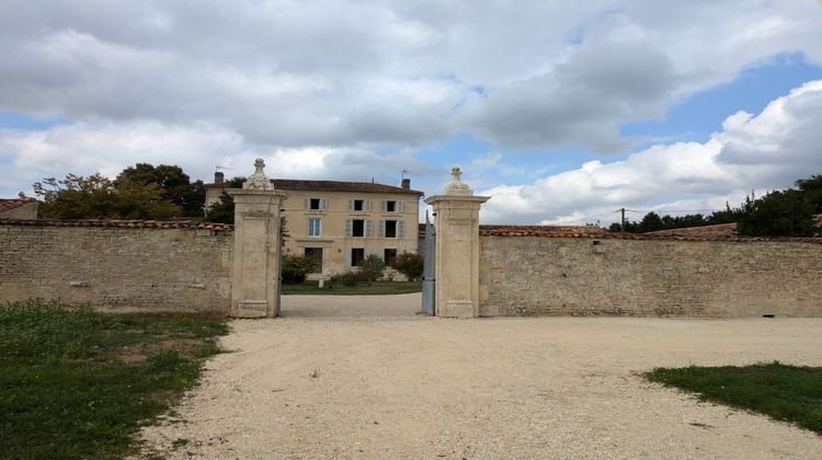 Ma-Cabane - Vente Maison SAINTES, 350 m²