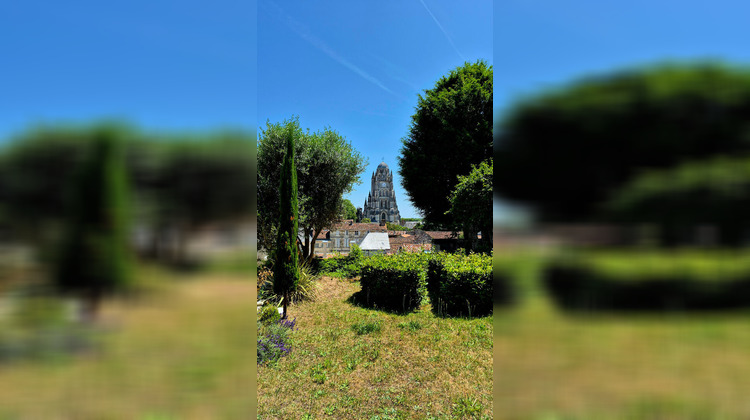 Ma-Cabane - Vente Maison SAINTES, 379 m²