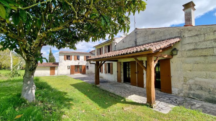 Ma-Cabane - Vente Maison Saintes, 574 m²