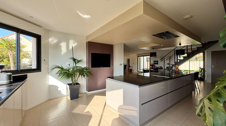 Ma-Cabane - Vente Maison SAINTRY-SUR-SEINE, 280 m²