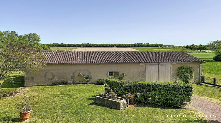 Ma-Cabane - Vente Maison Salignac-sur-Charente, 266 m²