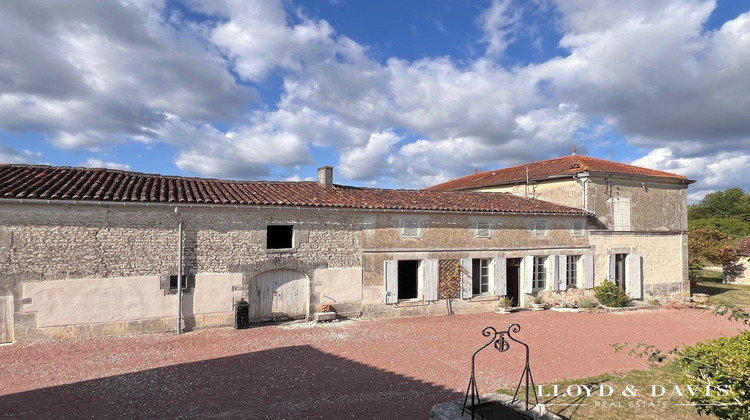 Ma-Cabane - Vente Maison Salignac-sur-Charente, 266 m²