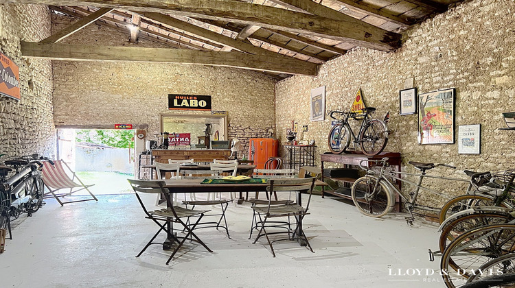 Ma-Cabane - Vente Maison Salignac-sur-Charente, 266 m²