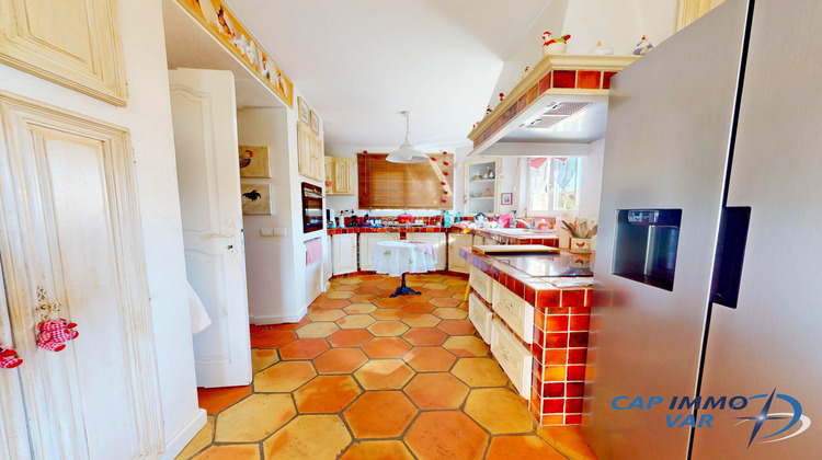 Ma-Cabane - Vente Maison Sanary-sur-Mer, 158 m²