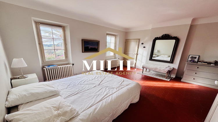 Ma-Cabane - Vente Maison Sanary-sur-Mer, 196 m²