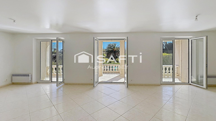 Ma-Cabane - Vente Maison Sanary-sur-Mer, 180 m²