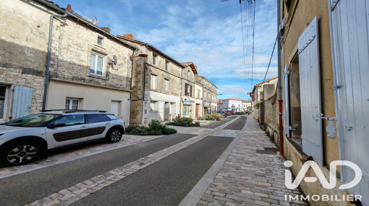Ma-Cabane - Vente Maison Sauzé-Vaussais, 110 m²