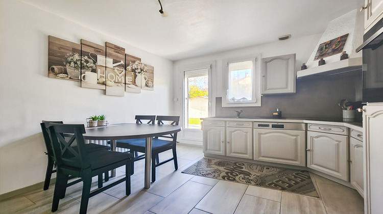 Ma-Cabane - Vente Maison SAVIGNY-LE-TEMPLE, 126 m²