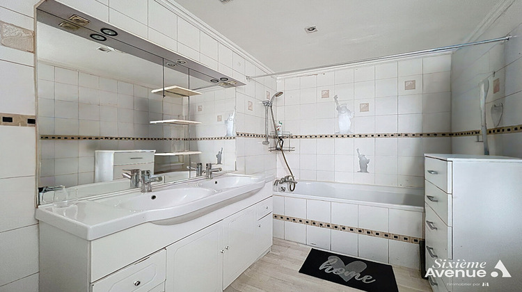 Ma-Cabane - Vente Maison SEREZIN-DU-RHONE, 304 m²