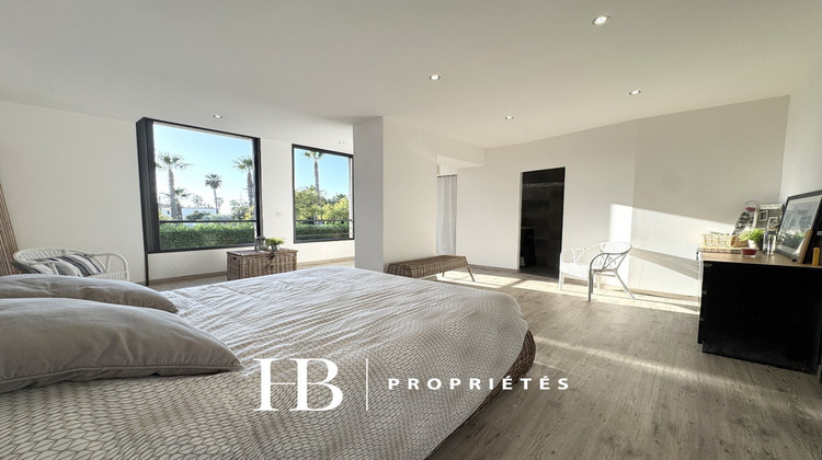 Ma-Cabane - Vente Maison SIX FOURS LES PLAGES, 320 m²