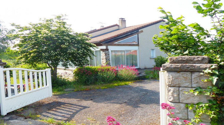Ma-Cabane - Vente Maison SOLIGNAC SUR LOIRE, 195 m²