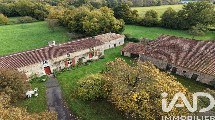 Ma-Cabane - Vente Maison Sommières-du-Clain, 295 m²