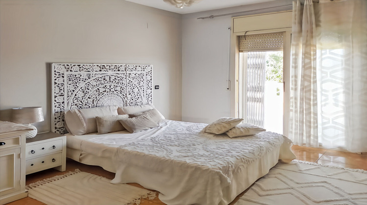 Ma-Cabane - Vente Maison SORGUES, 267 m²