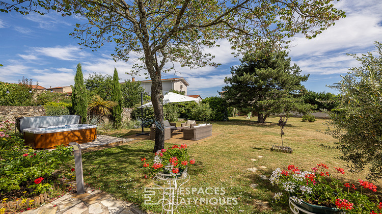 Ma-Cabane - Vente Maison SOUCIEU-EN-JARREST, 280 m²