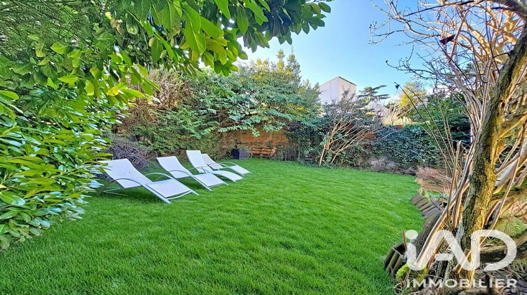 Ma-Cabane - Vente Maison Suresnes, 205 m²