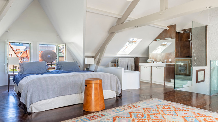 Ma-Cabane - Vente Maison SURESNES, 195 m²