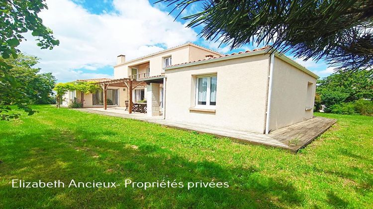 Ma-Cabane - Vente Maison SURGERES, 235 m²