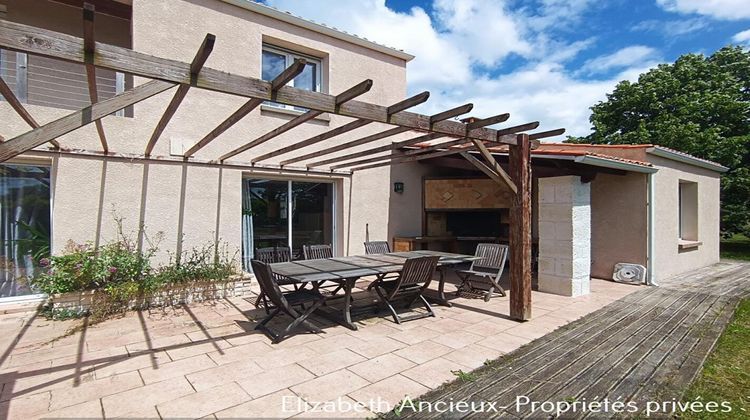 Ma-Cabane - Vente Maison SURGERES, 235 m²