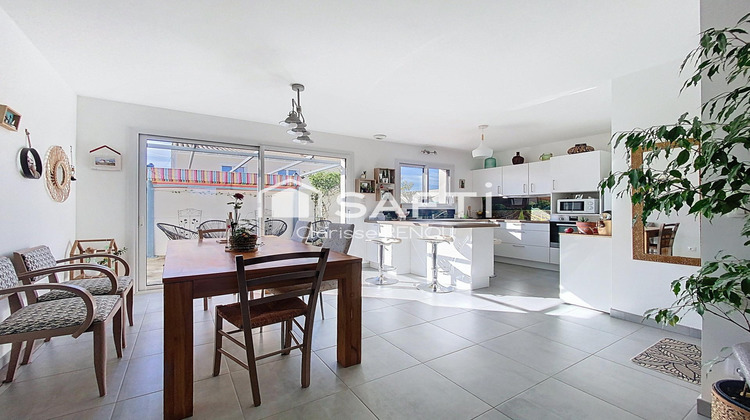 Ma-Cabane - Vente Maison Surgères, 61 m²