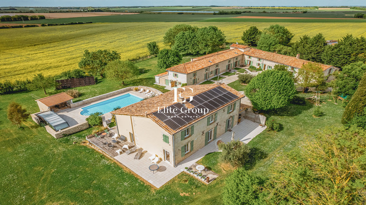Ma-Cabane - Vente Maison SURGERES, 825 m²