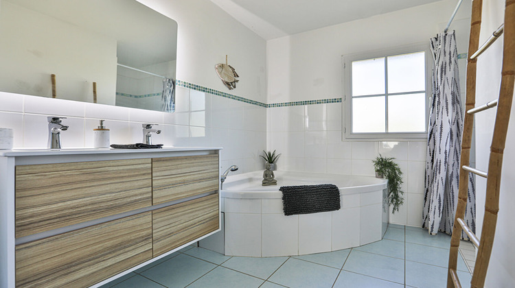 Ma-Cabane - Vente Maison TALMONT-SAINT-HILAIRE, 110 m²