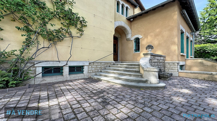 Ma-Cabane - Vente Maison Thoissey, 370 m²