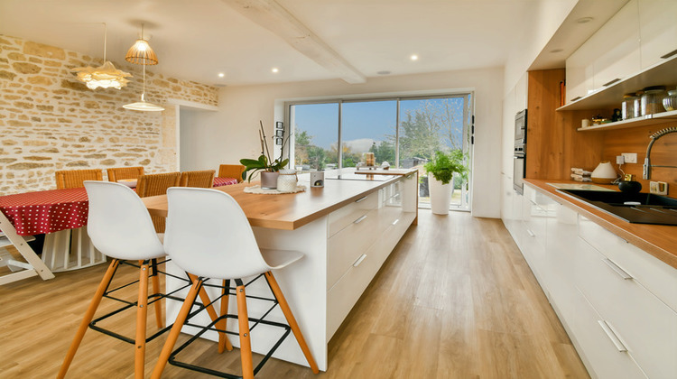 Ma-Cabane - Vente Maison TONNAY BOUTONNE, 240 m²