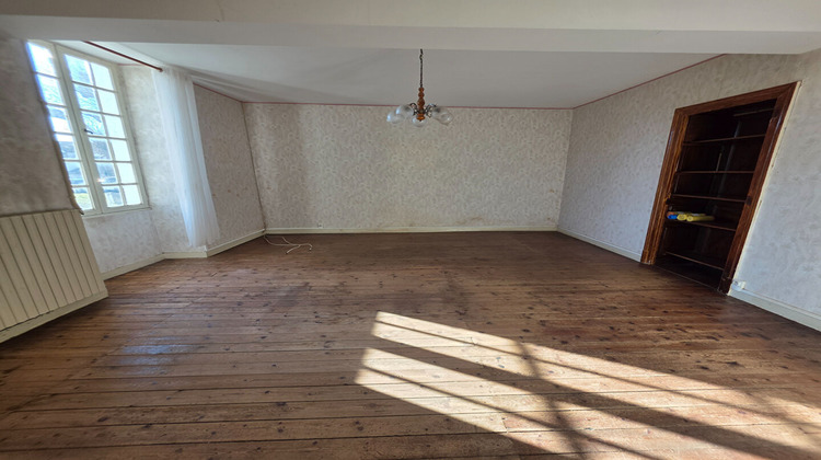 Ma-Cabane - Vente Maison TOURNON-SAINT-MARTIN, 74 m²