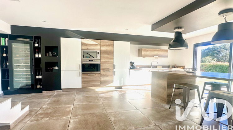Ma-Cabane - Vente Maison Uchaux, 215 m²