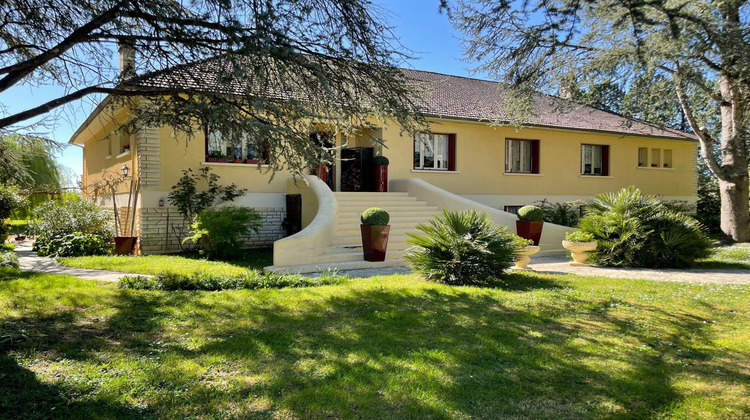 Ma-Cabane - Vente Maison Usson-du-Poitou, 367 m²