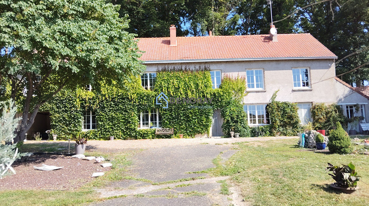 Ma-Cabane - Vente Maison VALLIERES-LES-GRANDES, 228 m²