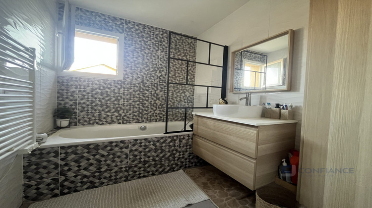 Ma-Cabane - Vente Maison Vaulx-en-Velin, 101 m²
