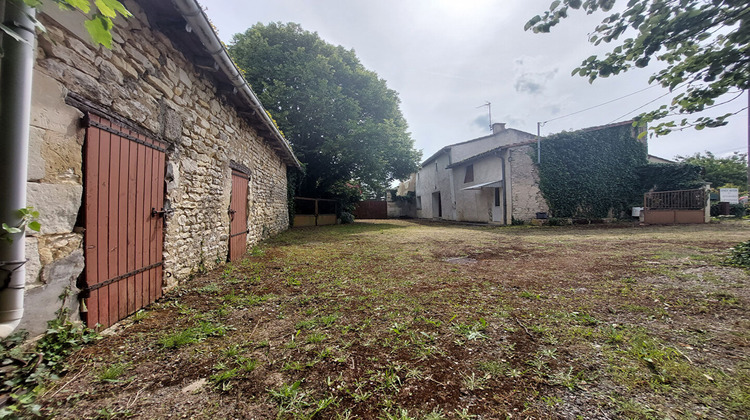 Ma-Cabane - Vente Maison VENDEUVRE-DU-POITOU, 110 m²