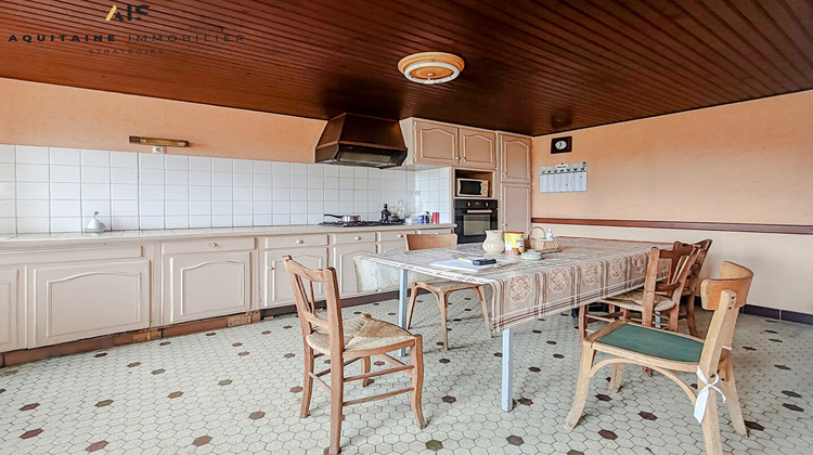 Ma-Cabane - Vente Maison VENDEUVRE-DU-POITOU, 185 m²