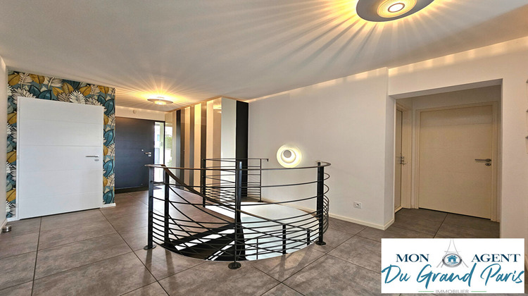 Ma-Cabane - Vente Maison VERRIERES-LE-BUISSON, 204 m²