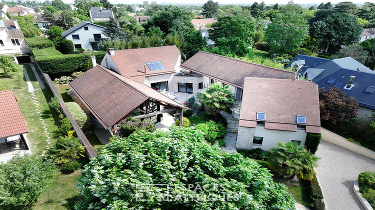 Ma-Cabane - Vente Maison VERRIERES-LE-BUISSON, 482 m²
