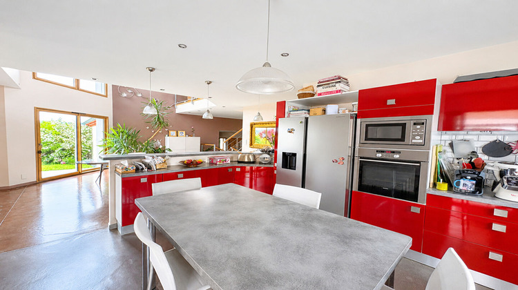 Ma-Cabane - Vente Maison VEYRE-MONTON, 190 m²