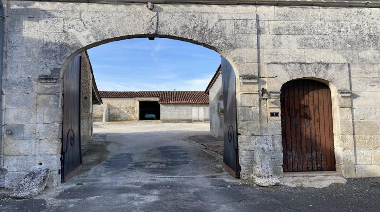 Ma-Cabane - Vente Maison VILLEBOIS LAVALETTE, 315 m²