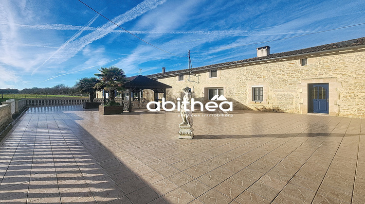 Ma-Cabane - Vente Maison Villefagnan, 338 m²