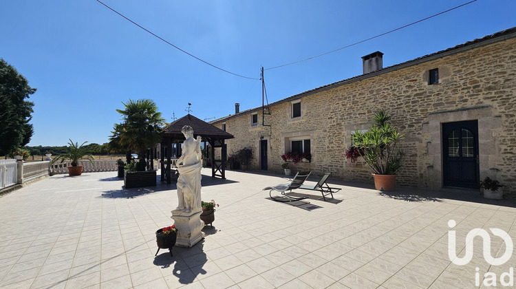 Ma-Cabane - Vente Maison Villefagnan, 338 m²