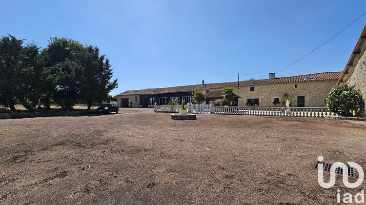 Ma-Cabane - Vente Maison Villefagnan, 338 m²