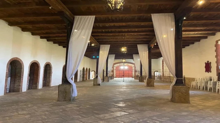 Ma-Cabane - Vente Maison VILLENEUVE DE LA RAHO, 490 m²