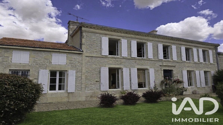 Ma-Cabane - Vente Maison Villeneuve-la-Comtesse, 246 m²