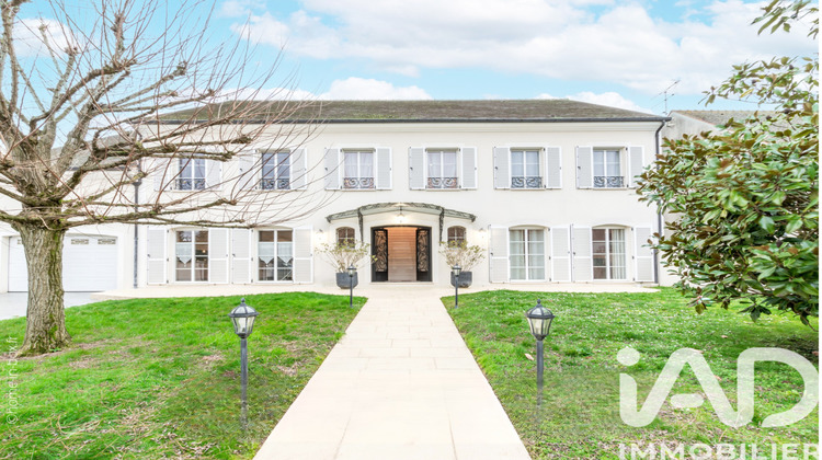 Ma-Cabane - Vente Maison Villeneuve-le-Comte, 740 m²