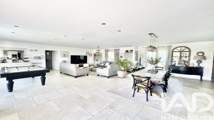 Ma-Cabane - Vente Maison Villeneuve-Lès-Montréal, 241 m²