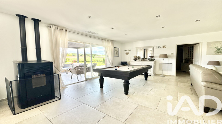 Ma-Cabane - Vente Maison Villeneuve-Lès-Montréal, 241 m²