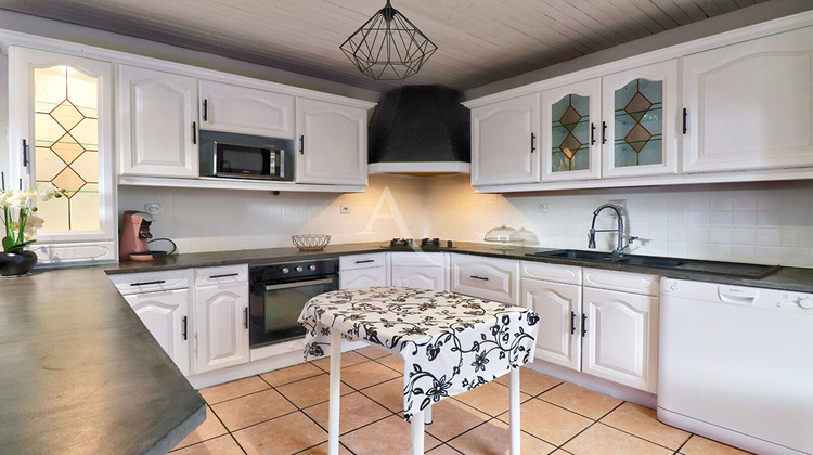 Ma-Cabane - Vente Maison VINON-SUR-VERDON, 144 m²