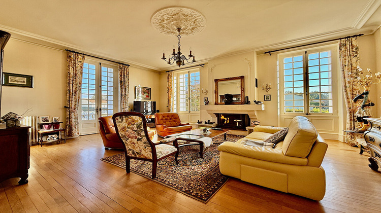 Ma-Cabane - Vente Maison VOEUIL-ET-GIGET, 360 m²